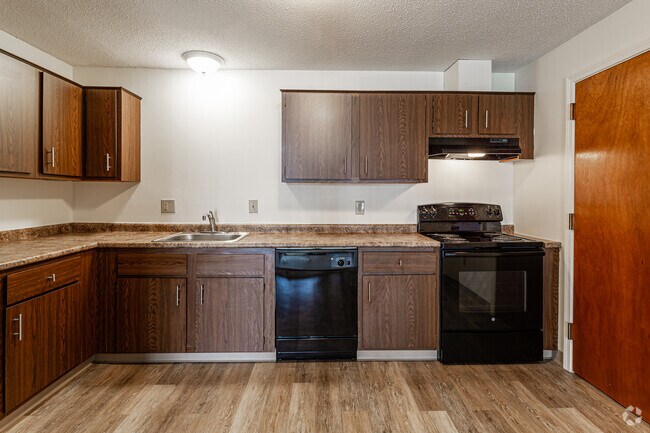 Princeton at Mill Pond, North Swanzey, NH 03431 - photo 3