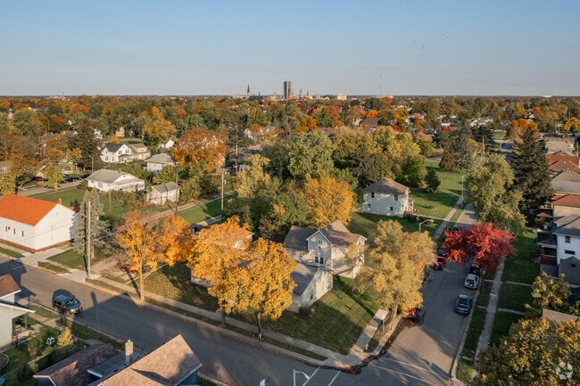 Oxford is a beautiful neighborhood with unique styles of homes in Fort Wayne.
