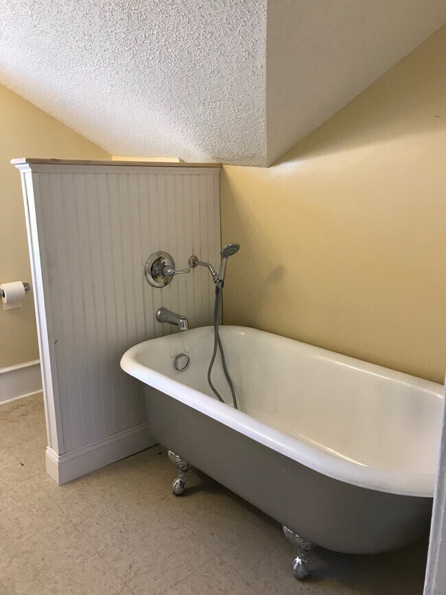 1219 Grace Ave unit C, Burlington, NC 27217 - photo 3