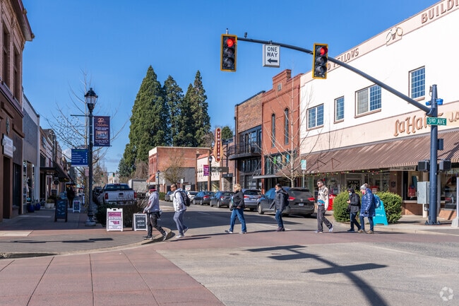 Stroll through South Hillsboro’s walkable downtown, filled with local charm.