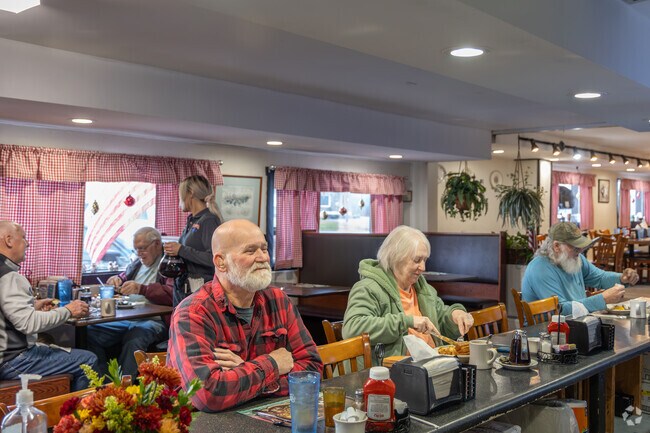 Chase’s Family Restaurant serves classic comfort food near Hermon