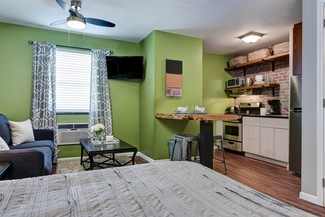 940 E Webster St, Springfield, MO 65802
