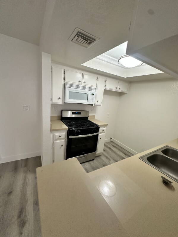 15009 Moorpark St unit 215, Sherman Oaks, CA 91403 - photo 5