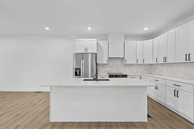 212 E Morelia Ave, Knoxville, TN 37917 - photo 7