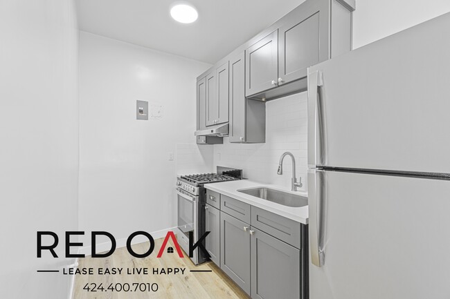 516 N Harvard Blvd unit 202, Los Angeles, CA 90004 - photo 2