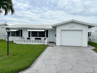 1904 SW 13th Way, Boynton Beach, FL 33426