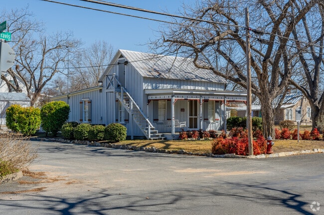 Sunday homes in Fredericksburg were weekend homes for farmers from far outside of town.
