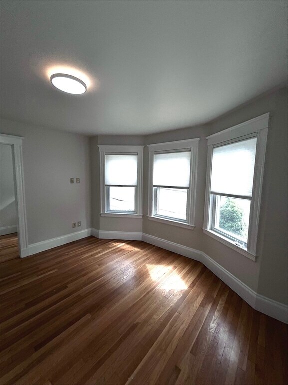 14 Winter St unit 1, Saugus, MA 01906 - photo 2