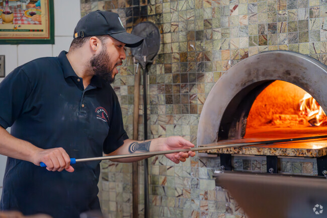 Element Wood Fire Pizza serves authentic freshly Homemade Pizza to Residents in Minneapolis.
