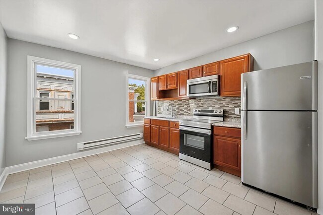 1018 S 55th St unit 2, Philadelphia, PA 19143 - photo 6