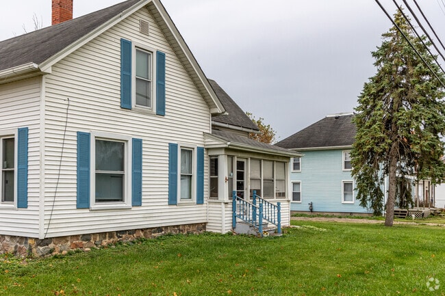 A lovely row of homes in Ray Township.