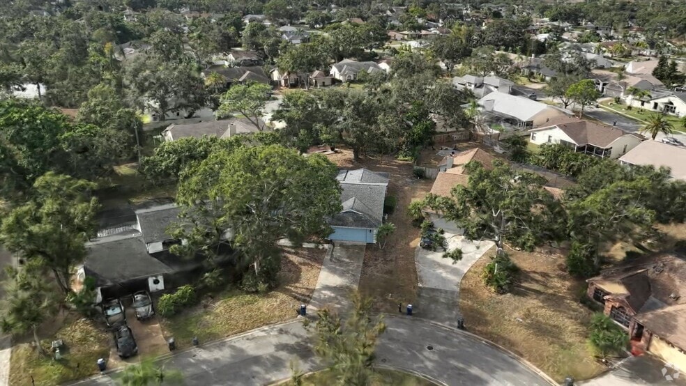 4836 79th Avenue Plaza E, Sarasota, FL 34243 - photo 2