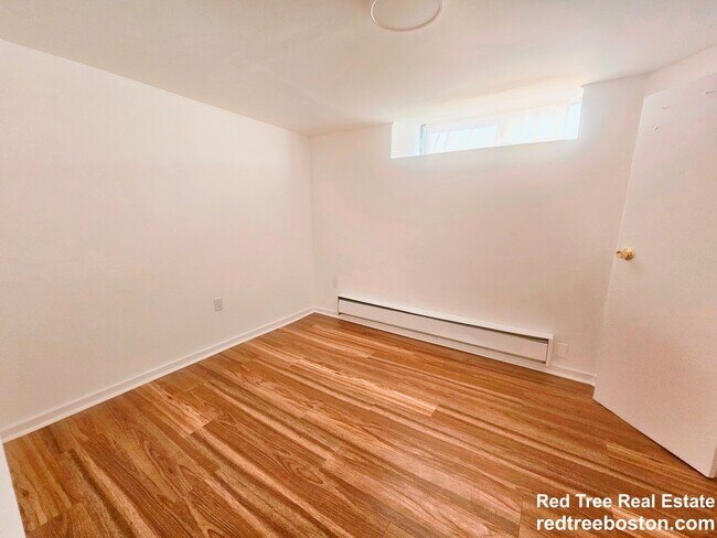 684 Parker St unit 1, Roxbury Crossing, MA 02120 - photo 4