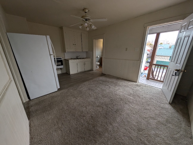 634 Susquehanna Ave unit 634 Susq - Apt 6, Sunbury, PA 17801 - photo 2