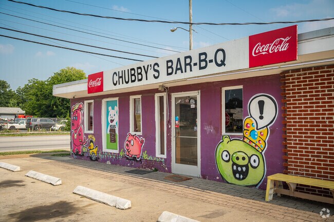 Grab some lunch at Chubby's BBQ in Clifton Hills.