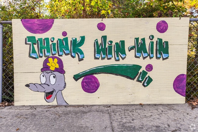 Bonneau students beautify their town with hand painted murals.