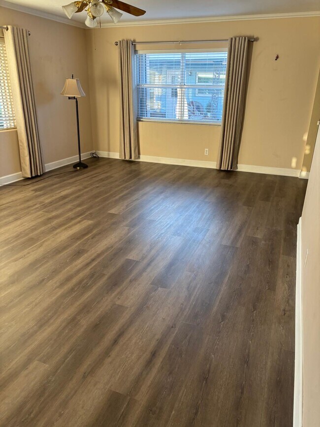 127 Lakeview Ave unit A, Lantana, FL 33462 - photo 2