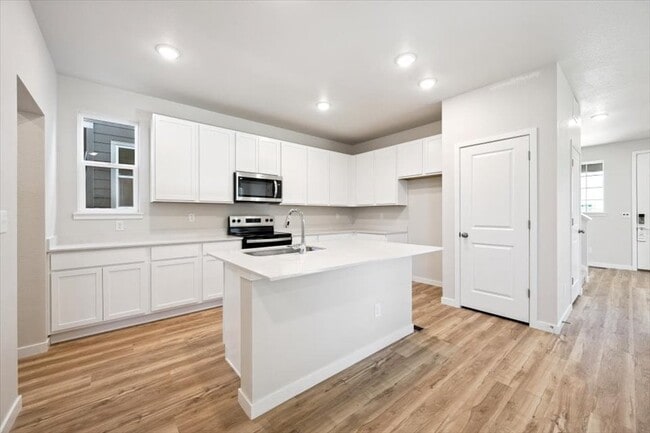 4719 Valdai Ct, Aurora, CO 80019 - photo 3