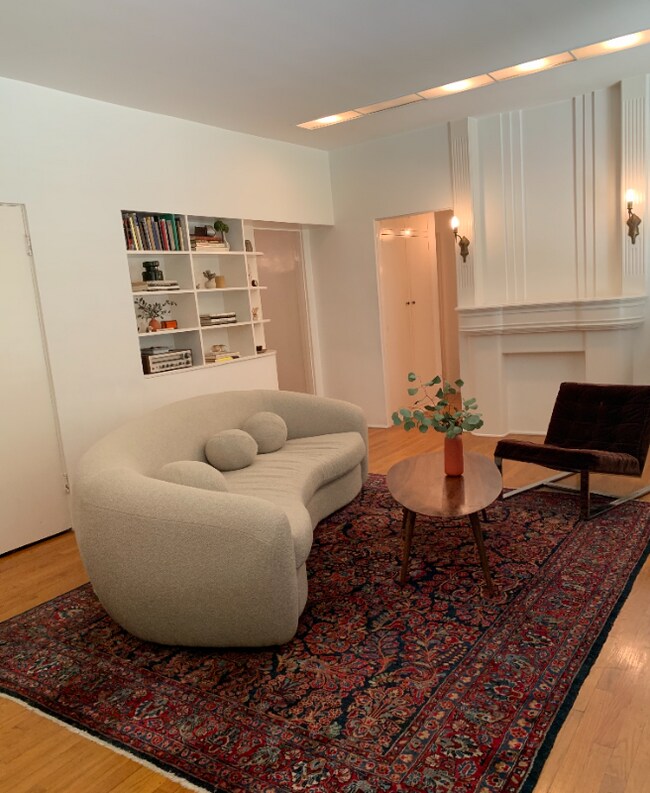 520-522 N Rossmore Ave unit 102, Los Angeles, CA 90004 - photo 2