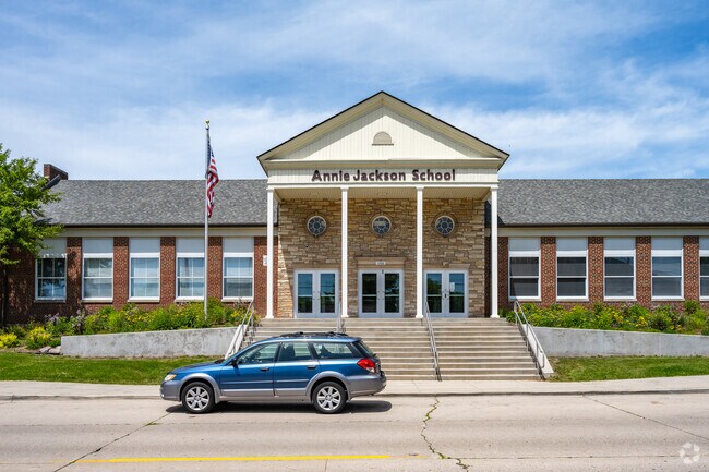 Jackson Elementary School has a student-teacher ratio of 14 to 1.