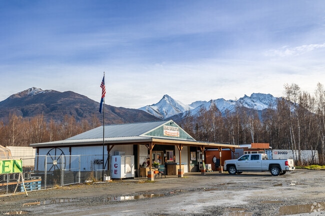 Bushes and Bunches market in Lazy Mountain is perfect for fresh, locally grown produce.
