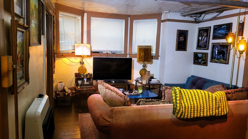 1925 W 77th St unit 2, Cleveland, OH 44102 - photo 1