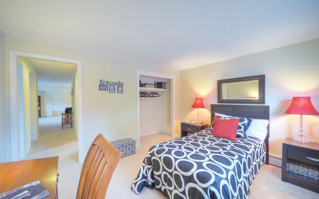 Royal Crest Marlboro, Marlborough, MA 01752 - photo 7