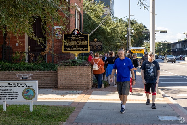 Downtown Mobile is only a 15 minutes drive from Autumnsdale.