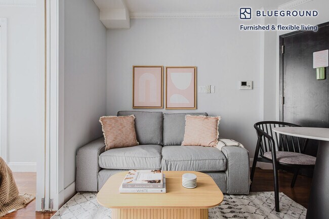 437 W 53rd St unit FL2-ID1700, New York, NY 10019 - photo 4