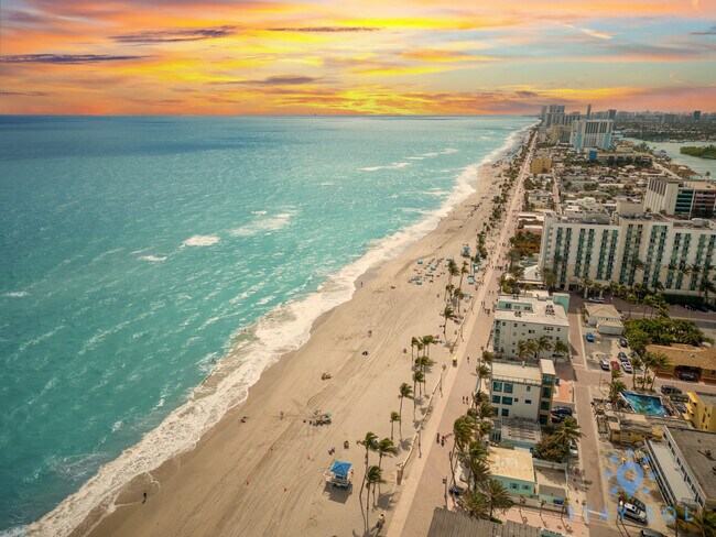 328 Missouri St unit ID1227419P, Hollywood, FL 33019 - photo 6