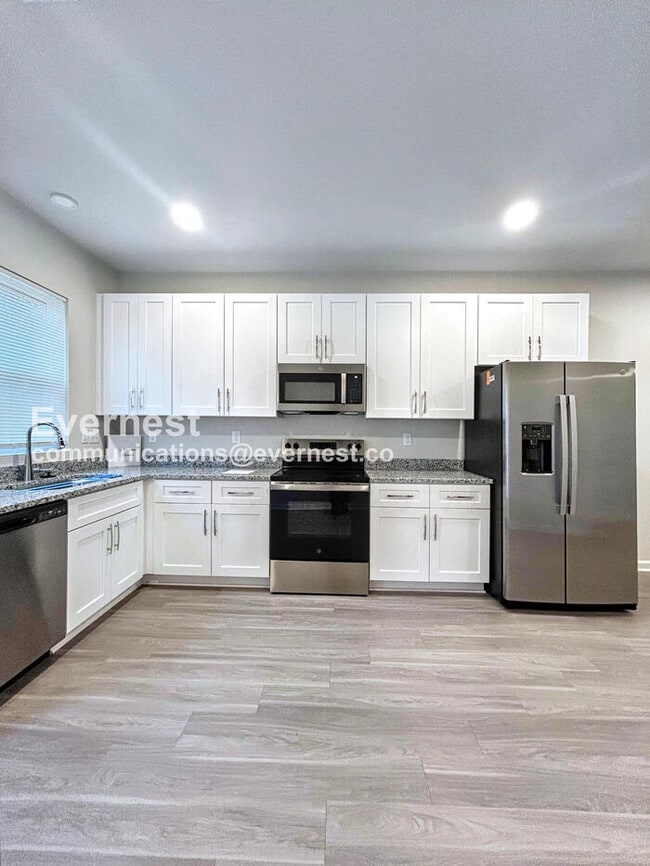 310 N Correll St, Salisbury, NC 28144 - photo 2