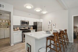2150 Valley Oak Ln, West Sacramento, CA 95691