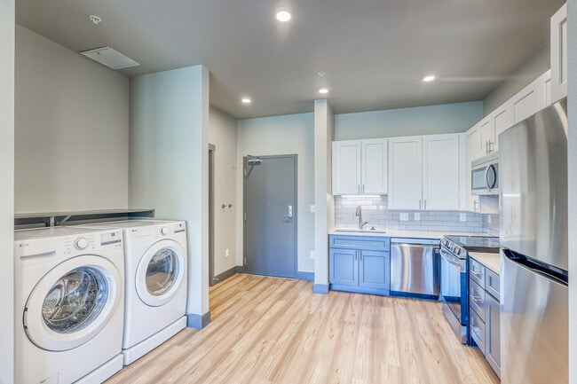 Los Altos, Aurora, CO 80011 - photo 3