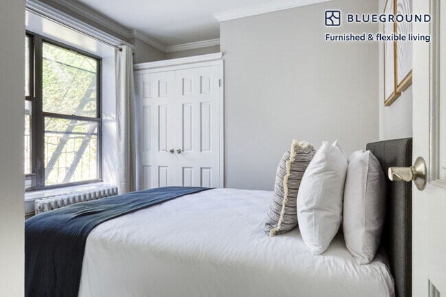 432 E 13th St unit FL2-ID923, New York, NY 10009 - photo 7