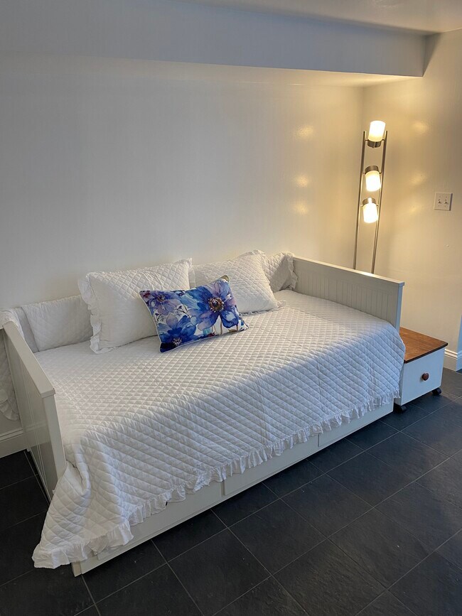 3 Waban St unit 6, Wellesley, MA 02482 - photo 5