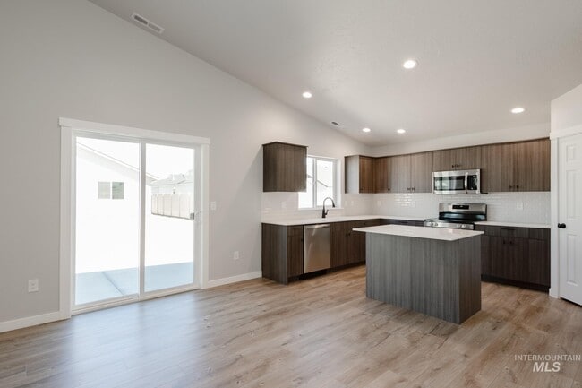 2090 W Penstemon St, Kuna, ID 83634 - photo 3