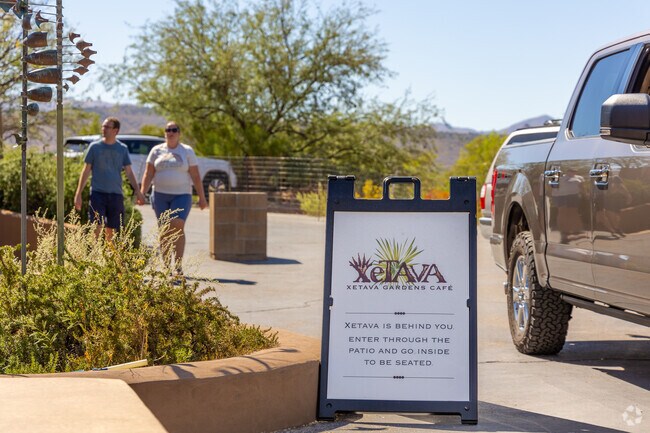 Xetava is open 5 days a week, welcoming Shonto Point to grab a bite.