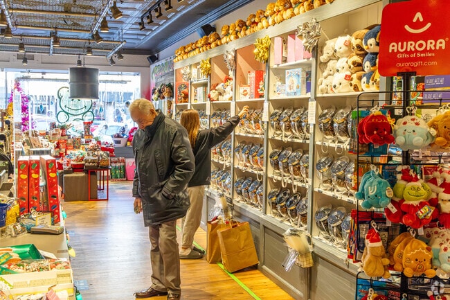 Candy Rox is a candy shop for kids and adults on Pondfield Rd, Bronxville, NY.