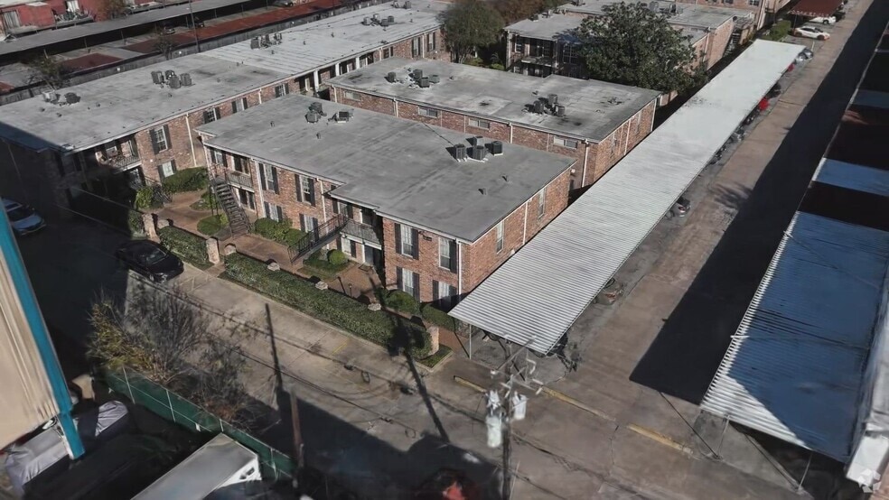 6402 Del Monte Dr unit 121, Houston, TX 77057 - photo 2