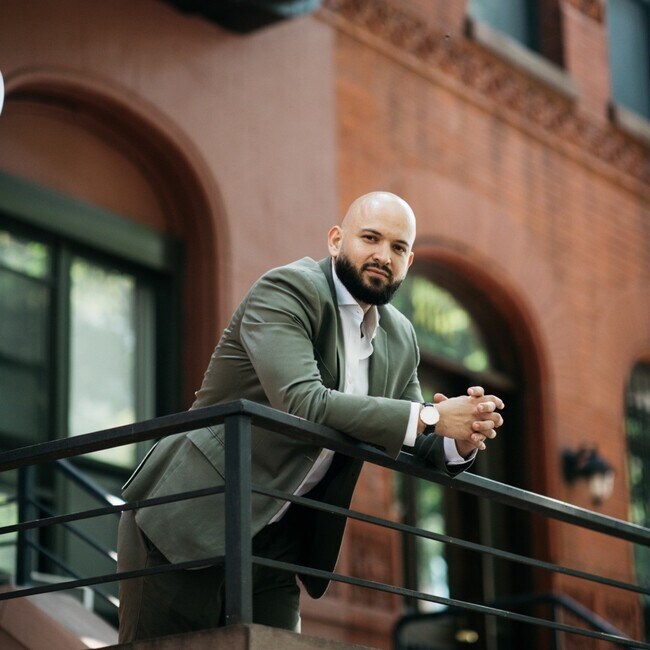 Agent Photo