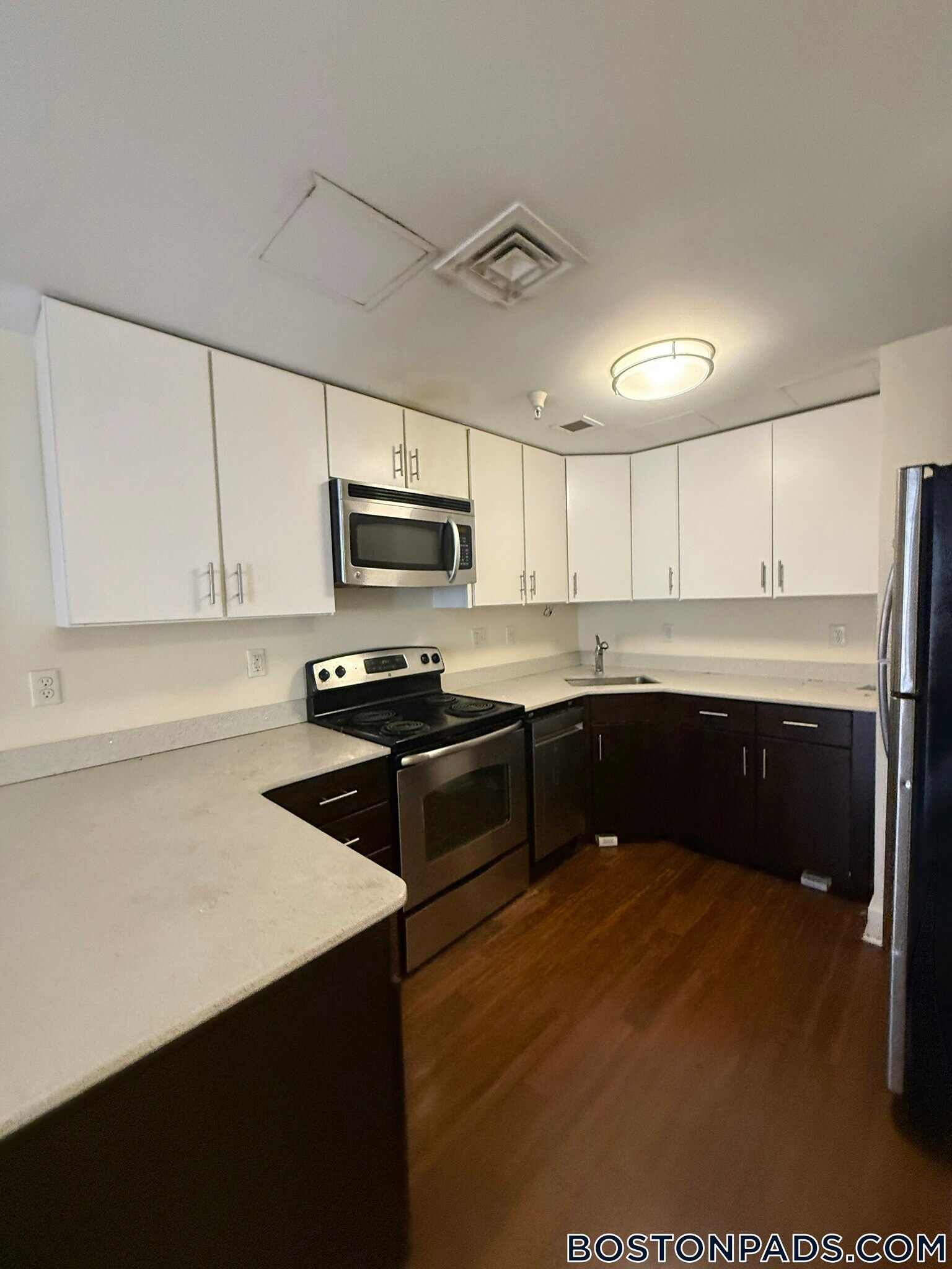 8 Winter Place unit 305, Boston, MA 02108 - photo 1