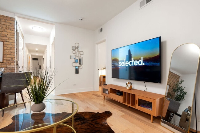 618 W Patterson Ave unit ID1354352P, Chicago, IL 60613 - photo 2