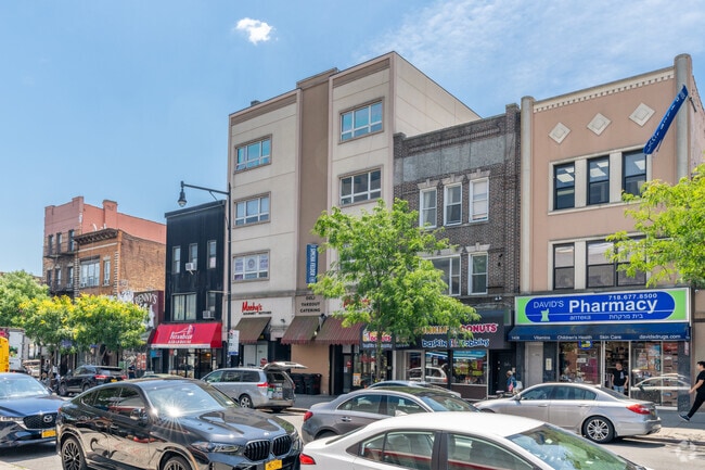 The courses at Yeshivah Prep High School encourage critical thinking & creativity.