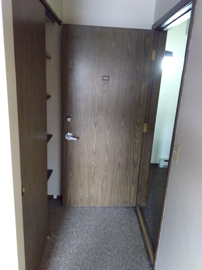 401 N East St, Weyauwega, WI 54983