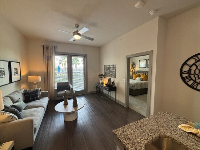 1050 Wittenburg unit a4, Kyle, TX 78640 - photo 4