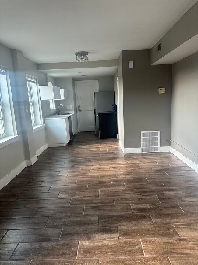 Grandview Apartments, Wichita, KS 67214 - photo 2