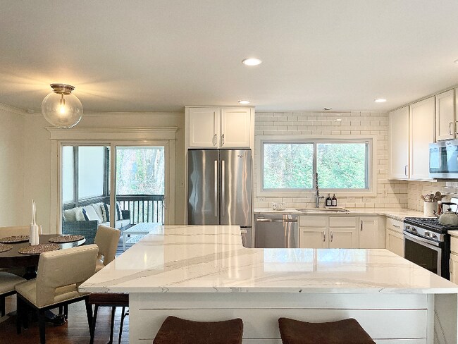 3807 Admiral Dr, Atlanta, GA 30341 - photo 4