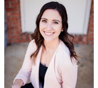 Kelly Lynch