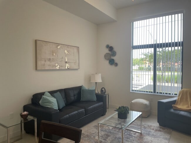 Fair Oaks, Homestead, FL 33033 - photo 4