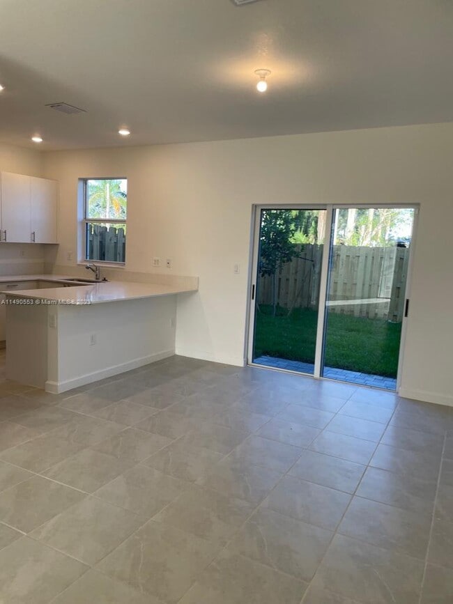 29209 SW 162nd Ct, Homestead, FL 33033 - photo 4